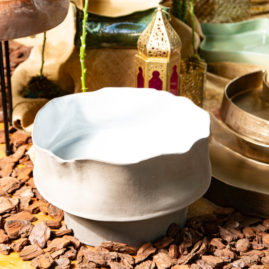 Deep Wavy Bowl with Riser - Concrete Mat & Coton White