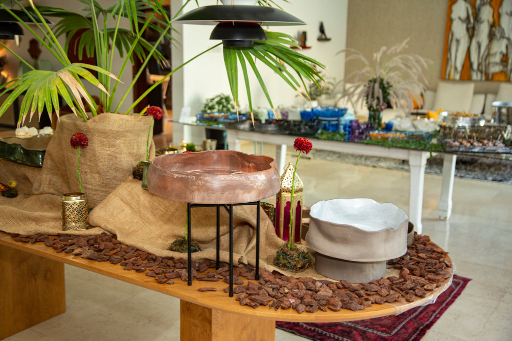 Deep Wavy Bowl with Riser - Concrete Mat & Coton White